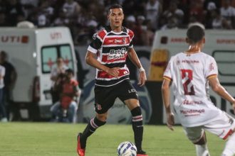 Matheus Vinícius e Andrey voltam a figurar no Santa Cruz com a chegada de Cristian de Souza