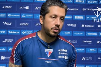 Carpini critica postura do quarto árbitro após empate sem gols do Fortaleza
