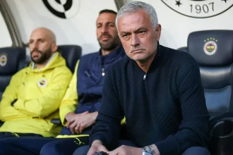 Mourinho admite conversas com o Real Madrid após vitória do Benfica