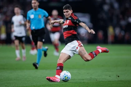 Eliminação para o Vitória leva Flamengo a rever planejamento, priorizar reforços e avaliar saídas