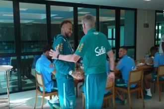 Neymar não participa de treino, faz exames em Teresópolis e preocupa a Seleção