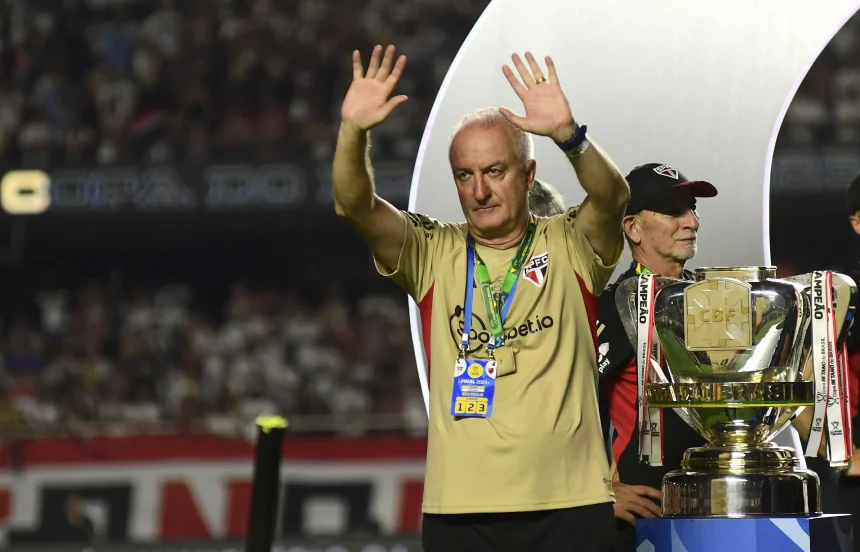 Dorival Júnior retorna ao São Paulo e reencontra dez campeões da Copa do Brasil de 2023