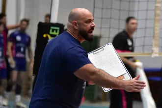Willian Santa Maria segue no comando do Arujá Vôlei e clube mantém base do elenco para 2026/27