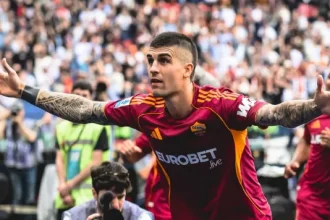 Roma derrota a Lazio e Wesley é expulso no segundo tempo