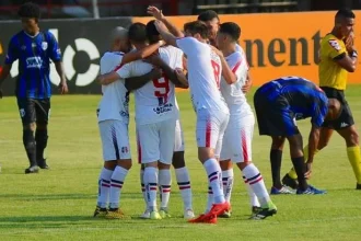 Santa Cruz volta a vencer fora do Nordeste após cinco anos
