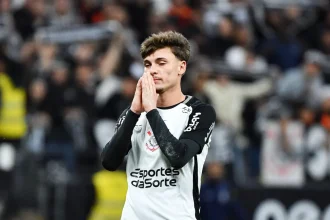 Flamengo monitora Breno Bidon e Corinthians observa Everton Cebolinha, diz Neto
