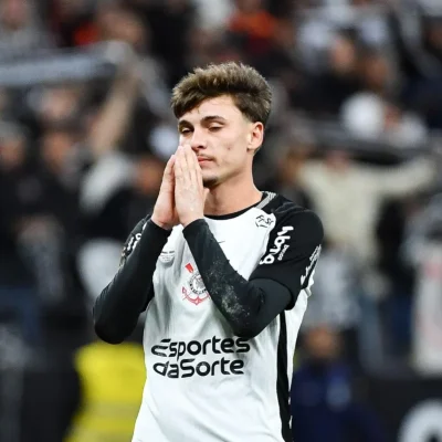 Flamengo monitora Breno Bidon e Corinthians observa Everton Cebolinha, diz Neto
