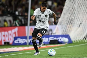 Botafogo recebe sexto transfer ban da Fifa em 2026 por débito referente a Lucas Villalba