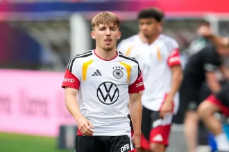 Lesão muscular afasta Lennart Karl da Copa do Mundo a dez dias da estreia da Alemanha
