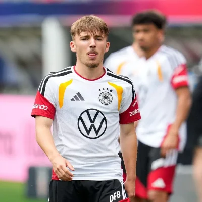 Lesão muscular afasta Lennart Karl da Copa do Mundo a dez dias da estreia da Alemanha