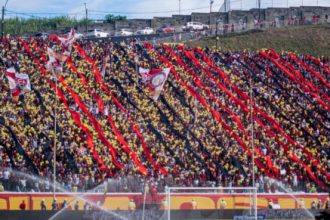 Torcida do Vitória esgota ingressos para jogo de volta da final da Copa do Nordeste