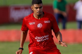 Luiz Felipe é suspenso por três dias e desfalca o Náutico contra o Fortaleza