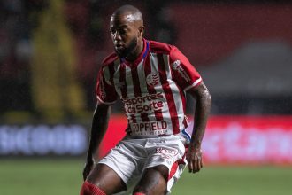 Victor Andrade desfalca o Náutico no jogo contra o Fortaleza pela Série B