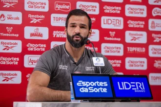 Muriel diz que Náutico está no caminho certo e mantém confiança para duelo com o Fortaleza