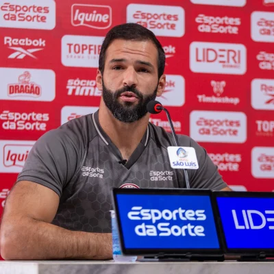 Muriel diz que Náutico está no caminho certo e mantém confiança para duelo com o Fortaleza