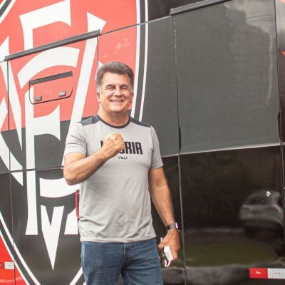 Presidente do Vitória prevê até oito saídas de atletas e revela alvo na Série D