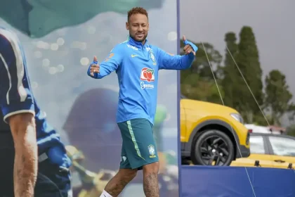 Neymar não viaja com seleção para Cleveland; segue em tratamento