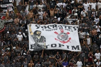 Sócrates, ídolo do Corinthians e da seleção, recebe honraria na Alesp