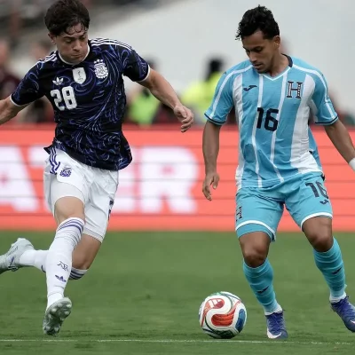 Agustín Giay, do Palmeiras, ganha vantagem para disputar vaga na seleção argentina para a Copa do Mundo de 2026