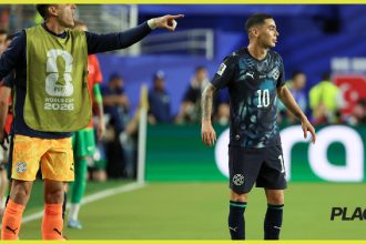 Almirón é expulso por cobrir boca e inaugura nova regra da FIFA na Copa