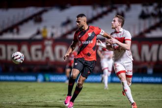 Artilheiro suspenso e impedido de jogar: Atlético-GO enfrenta Sport sem Coutinho