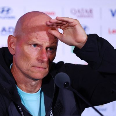 atacante da noruega treina com febre e t cnico amea a vai pr 20260615
