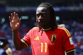 Bélgica perde Doku contra o Irã na Copa do Mundo por doença