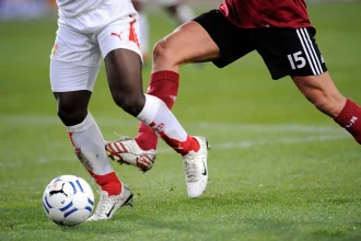 Futebol na TV neste domingo (7): amistosos e programação de clubes