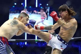 Brasileiro nocauteia rival no UFC e celebra: ‘Ainda tô processando tudo’