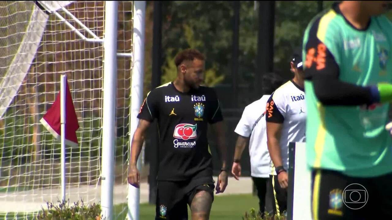 brasileiros fogem de maldi o em est tua de rocky antes de jo 20260618