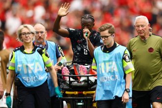 Canadá goleia Catar por 6 a 0, mas perde Koné para cirurgia na Copa