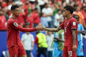 Cancelo sai em defesa de CR7 e Neymar: ‘Não precisam provar nada’