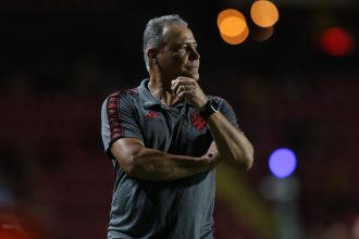 Chamado de ‘burro’ pela torcida, técnico do Sport nega pressão após empate
