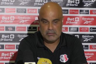 Técnico do Santa Cruz avalia como “saldo positivo” empate por 1 a 1 mesmo com um jogador a menos