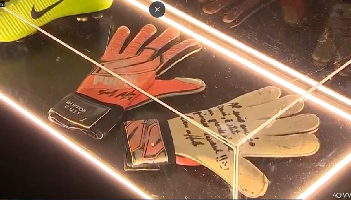 de goleiro a lateral da sele o exposi o celebra trajet ria d 20260619