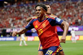 Espanha goleia Arábia Saudita e Yamal marca primeiro gol em Copas