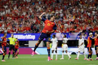 Espanha goleia com show de Oyarzabal e domina o Cartola da Copa