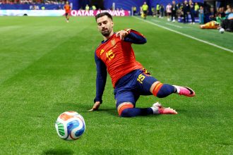 Espanha goleia por 4 a 0 e cala críticos na Copa do Mundo