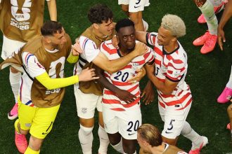 EUA estreiam com goleada: Balogun marca dois e lidera vitória sobre o Paraguai