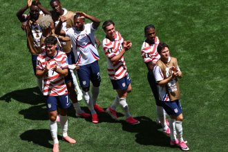 EUA já classificados encaram Turquia eliminada em jogo sem stakes na Copa