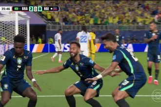 Felipão revela segredo do ex-parceiro Clarke: ‘Vai armar uma retranquinha’