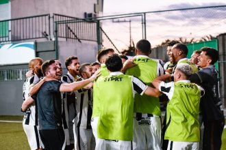 Fora de casa, Treze vence por 3 a 1 e abre vantagem na Série D