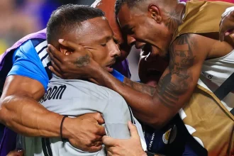 Goleiro faz 15 defesas e quebra recorde histórico em Copa do Mundo