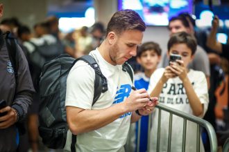 Grêmio confirma saída de Arthur após fracasso em negociação