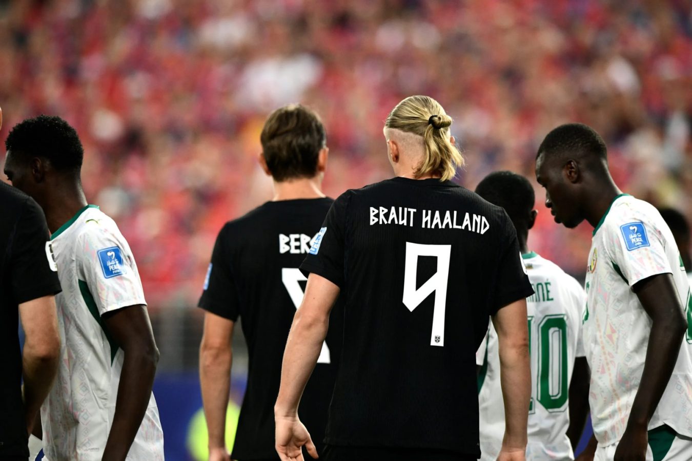 haaland homenageia m e e usa sobrenome materno na camisa da 20260623