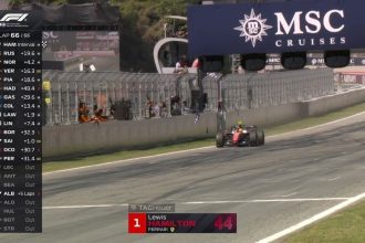 Hamilton vence pela Ferrari em Barcelona e faz história na F1