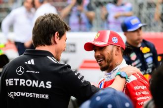 Hill alerta Mercedes sobre Hamilton como ameaça em 2025