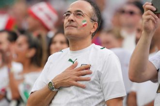 Irã joga Copa nos EUA sem poder dormir no país por tensão diplomática