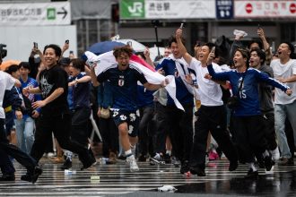 Japão empata com Holanda e torcedores lotam cruzamento famoso de Tóquio
