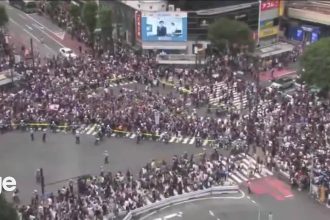 Japão goleia Tunísia por 4 a 0 e torcida toma cruzamento de Shibuya